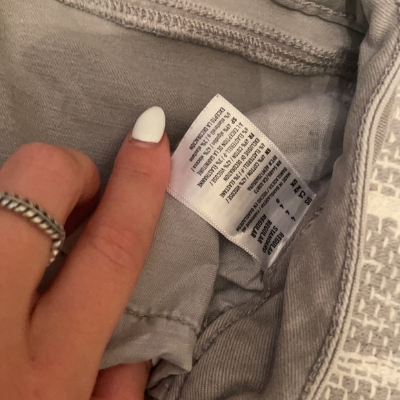 Size 4 American eagle jeans super stretch - Picture 3 of 4